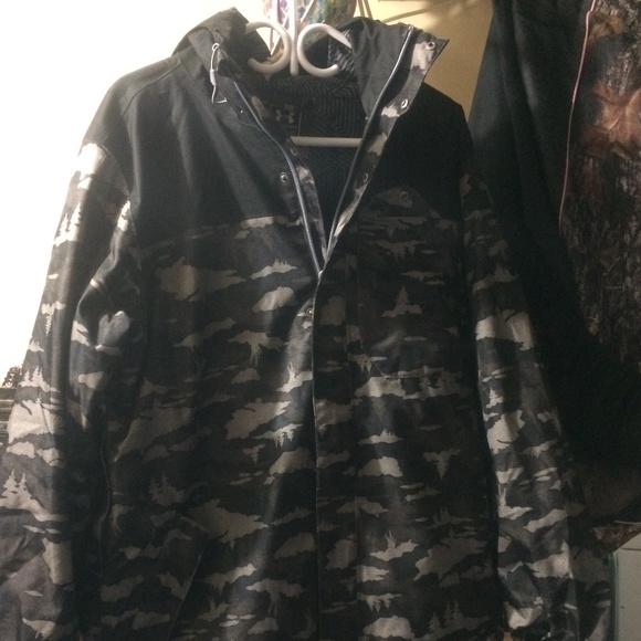 Under armour winter jacket - Picture 1 of 1